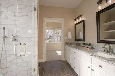 Bath - 114 Warren Dr, Easley, SC 29640 photo 4 of 5