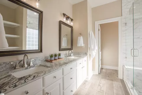 Bath - 114 Warren Dr, Easley, SC 29640 photo 1 of 5