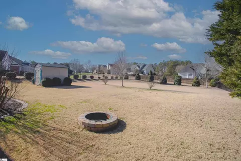 Exterior - 114 Warren Dr, Easley, SC 29640 photo 7 of 11