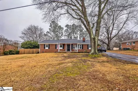 519 Henderson Cir, Greer, SC 29650