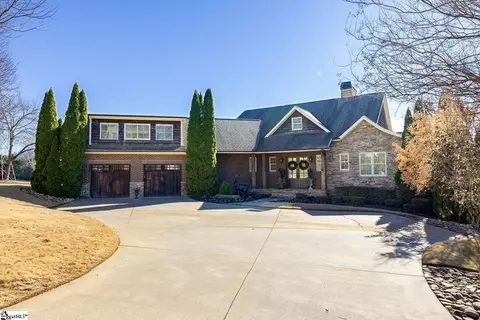 220 Pine Ridge Dr, Easley, SC 29642
