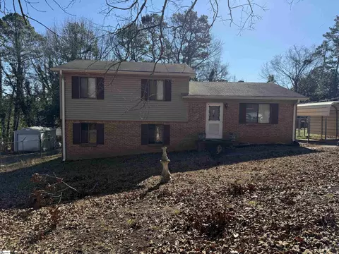 12 Milford Ln, Greenville, SC 29605