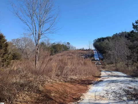 440 Old Melvin Hill Rd, Campobello, SC 29322