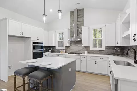 Kitchen - 124 Barnett Way, Easley, SC 29640 photo 2 of 3