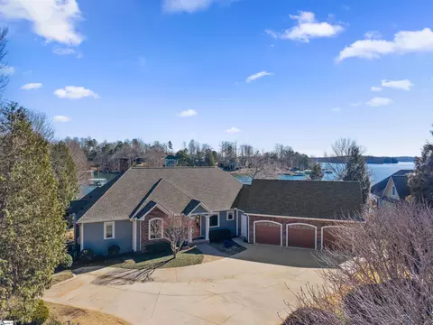 325 Petty Rd, Seneca, SC 29672