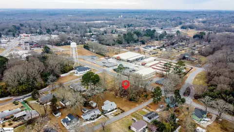 206 N Hamilton St, Williamston, SC 29697
