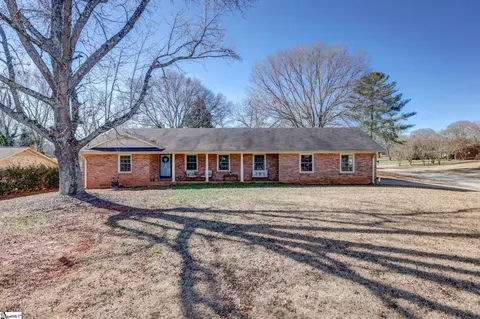 808 Thackston Dr, Spartanburg, SC 29307