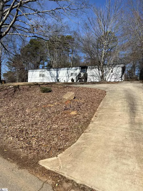 130 Southside Dr, Liberty, SC 29657
