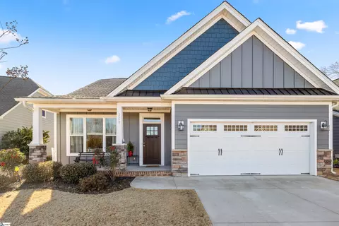 208 Cherrybark Ln, Taylors, SC 29687