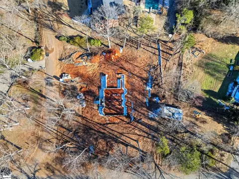 View/Area - 111 Williamsburg Dr, Greer, SC 29651 photo 5 of 9