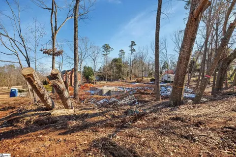 Exterior - 111 Williamsburg Dr, Greer, SC 29651 photo 5 of 13