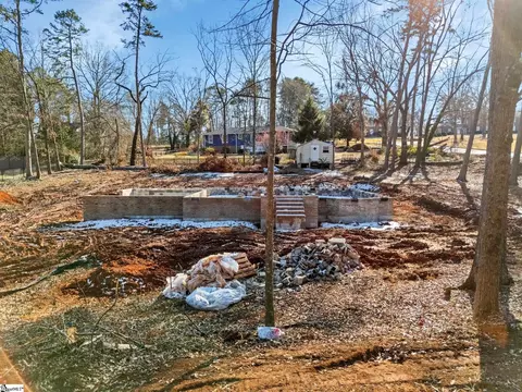 Exterior - 111 Williamsburg Dr, Greer, SC 29651 photo 3 of 13