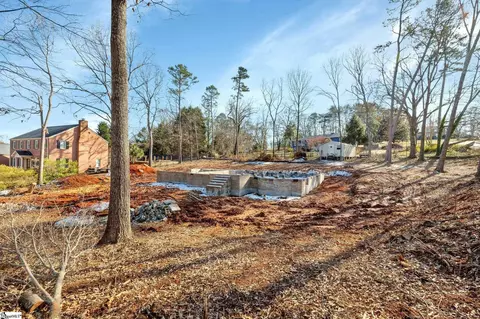 Exterior - 111 Williamsburg Dr, Greer, SC 29651 photo 12 of 13