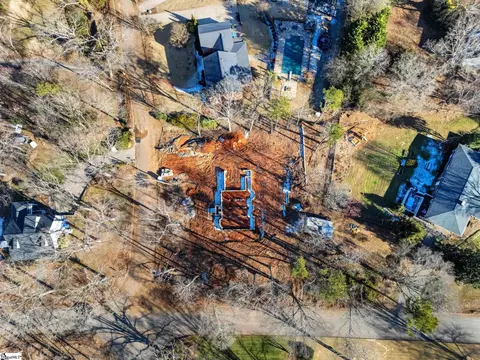 View/Area - 111 Williamsburg Dr, Greer, SC 29651 photo 6 of 9