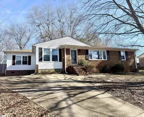 53 Carriage Dr, Greenville, SC 29609
