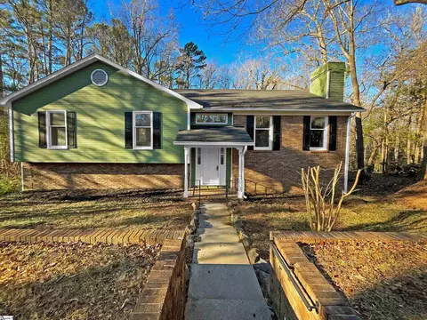 13 E Forest Run Ct, Spartanburg, SC 29301