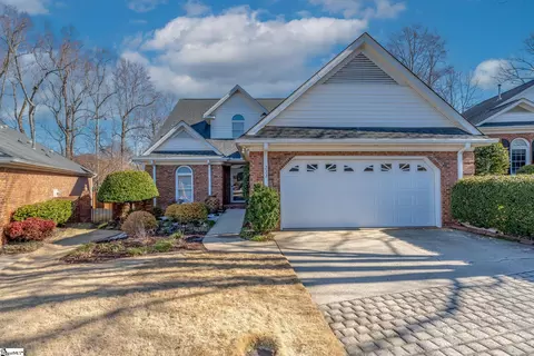 222 Greenview Cir, Greenville, SC 29609