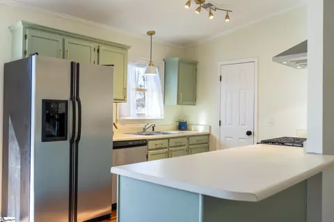 Kitchen - 4 Moriston Rd, Mauldin, SC 29662 photo 5 of 6