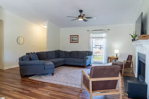 Living - 4 Moriston Rd, Mauldin, SC 29662 photo 1 of 1