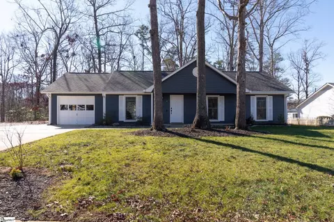 Exterior - 4 Moriston Rd, Mauldin, SC 29662 photo 2 of 13