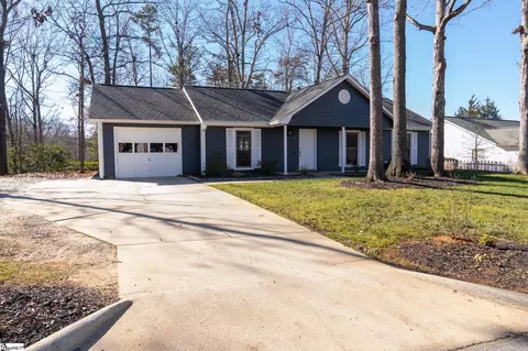 Exterior - 4 Moriston Rd, Mauldin, SC 29662 photo 3 of 13