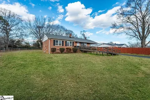 706 Fairview St, Fountain Inn, SC 29644