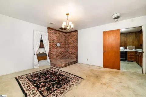 Living - 3 Hawthorne St, Honea Path, SC 29654 photo 2 of 2