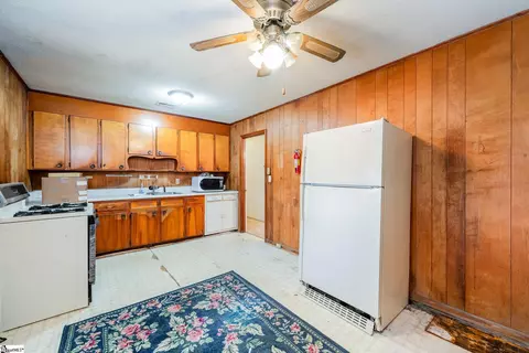 Kitchen - 3 Hawthorne St, Honea Path, SC 29654 photo 1 of 1