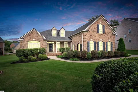10 Kinlaw Ct, Simpsonville, SC 29681