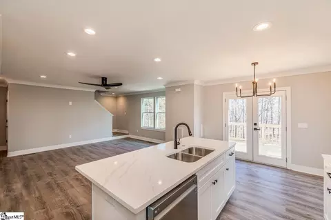 100 Laurel Dr, Greenville, SC 29607 photo 8