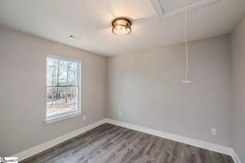 100 Laurel Dr, Greenville, SC 29607 photo 18