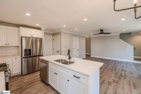 100 Laurel Dr, Greenville, SC 29607 photo 6