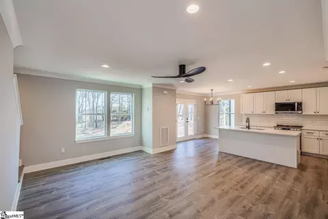 100 Laurel Dr, Greenville, SC 29607 photo 3