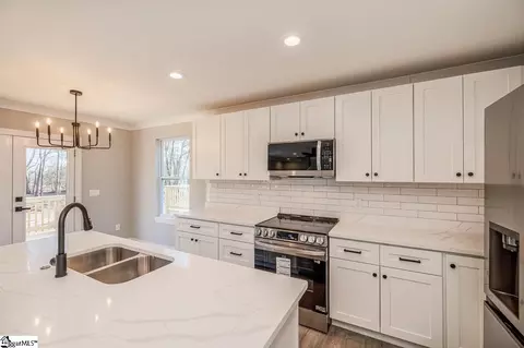 100 Laurel Dr, Greenville, SC 29607 photo 7