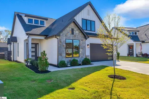 30 Winding Rock Rd, Simpsonville, SC 29680