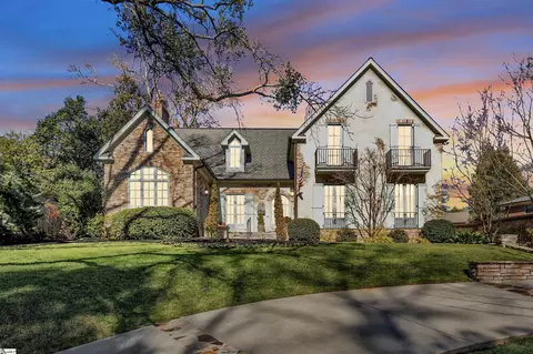 239 Pine Forest Dr, Greenville, SC 29601