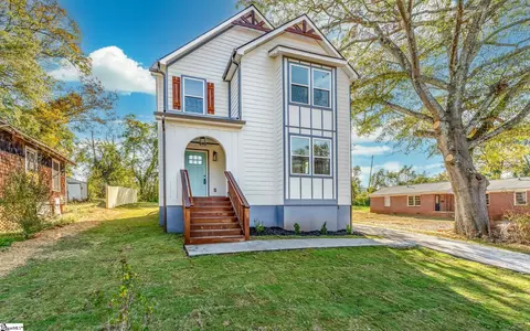 26 E Main St # B, Greenville, SC 29611