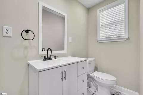 Bath - 136 14th St, Gaffney, SC 29340 photo 4 of 4
