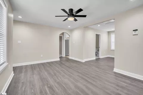 Living - 136 14th St, Gaffney, SC 29340 photo 2 of 4