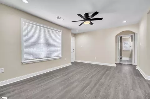 Living - 136 14th St, Gaffney, SC 29340 photo 3 of 4