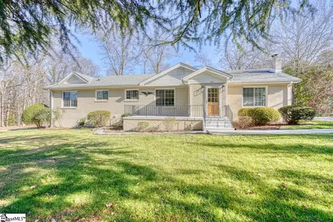 601 Bear Dr, Greenville, SC 29601