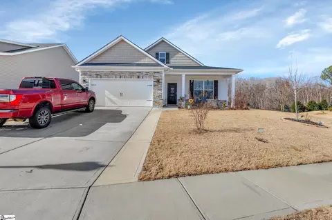 Exterior - 202 Braselton St, Greer, SC 29651 photo 2 of 4
