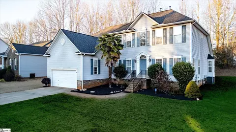 2 Winding River Ln, Simpsonville, SC 29681