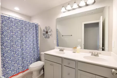 Bath - 209 Phillips Ave, Easley, SC 29640 photo 3 of 3