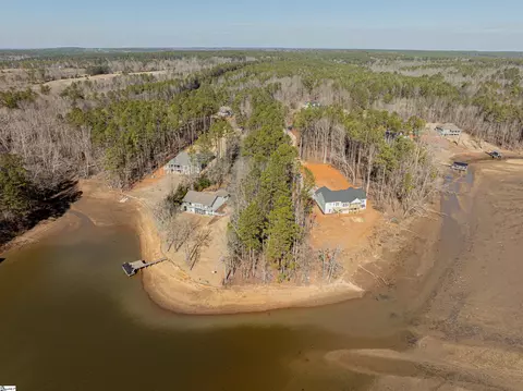 76 E Commodore Dr, Cross Hill, SC 29332 photo 2