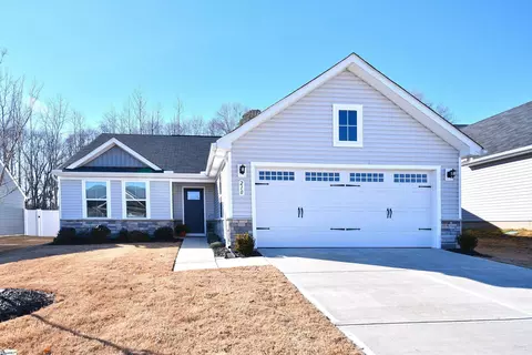 210 Stockland Trl, Fountain Inn, SC 29644