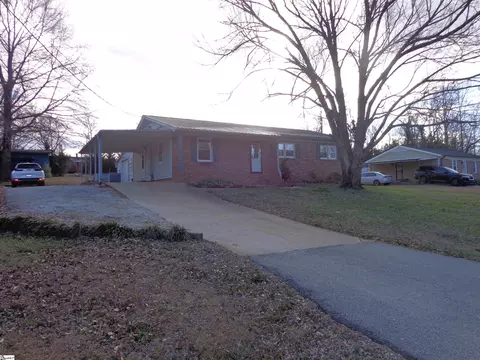 258 Clearview Cir, Travelers Rest, SC 29690