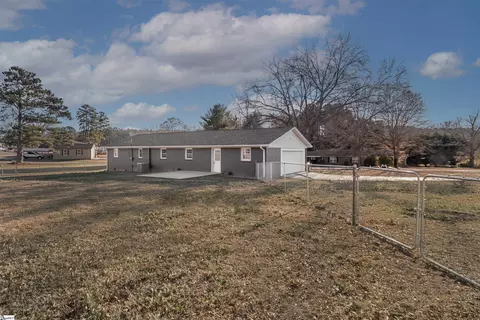 305 Roberts Rd, Williamston, SC 29697 photo 5