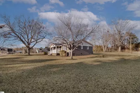 305 Roberts Rd, Williamston, SC 29697 photo 2