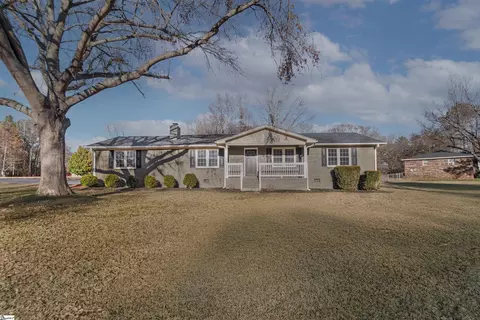 305 Roberts Rd, Williamston, SC 29697